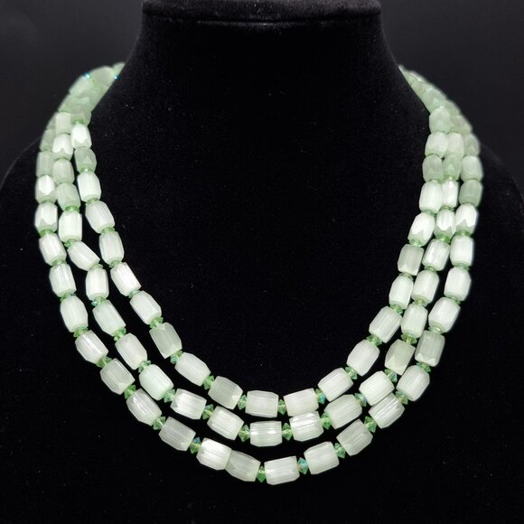 Vintage 1950s Satin Glass Beaded Necklace With Green Rhinestone Floral Clasp - Picture 2 of 7